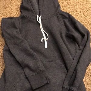 Women’s sweatshirt.